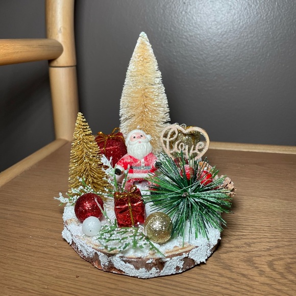 #B08 Handmade Christmas Santa Decor With Nude Tree - Picture 1 of 2